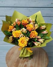 Букет цветов из:  Альстромерии и Розы в Ахтубинске