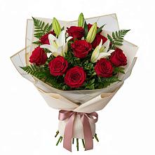 Букет цветов из:  Лилии и Розы в Ахтубинске