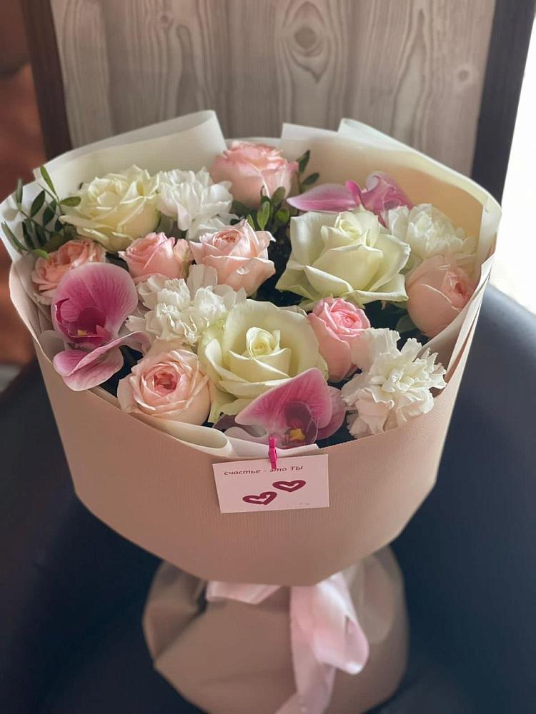 Букет цветов из: Орхидеи, Розы и Гвоздики в Ахтубинске