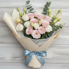 Букет цветов из:  Лизиантусы в Ахтубинске