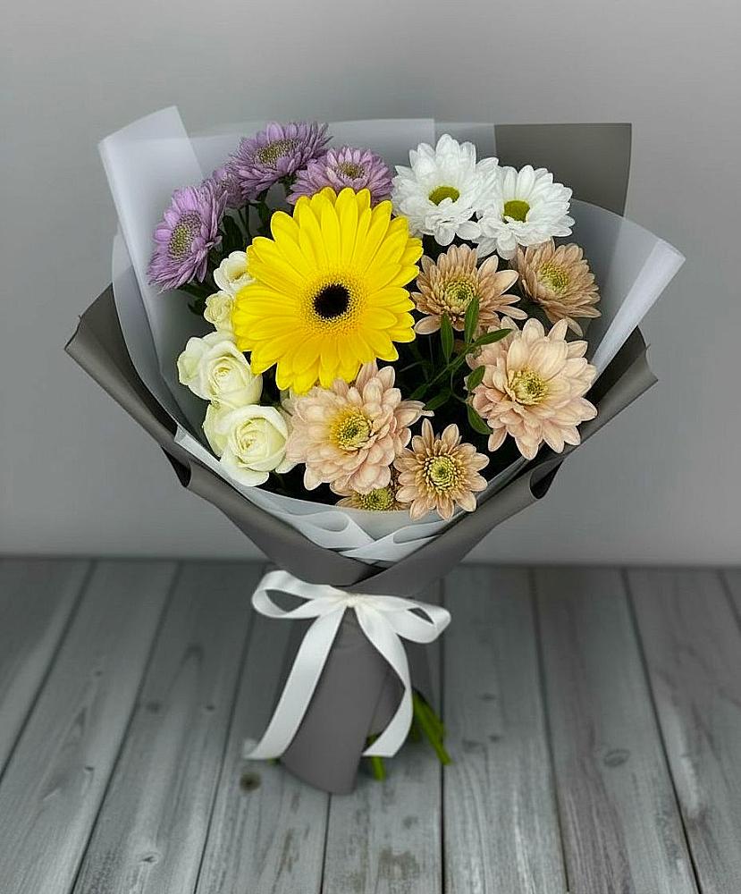 Букет цветов из: Розы, Герберы и Хризантемы в Ахтубинске