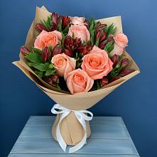 Букет цветов из:  Розы и Альстромерии в Ахтубинске