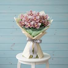 Букет цветов из:  Орхидеи и Розы в Ахтубинске
