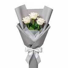 Букет 3 белые розы в Ахтубинске