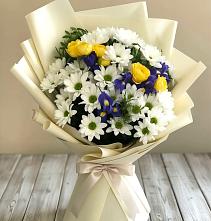 Букет цветов из:  Ирисы, Хризантемы и Розы #REPLACE_PRED# Ахтубинске