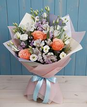 Букет цветов из:  Лизиантусы, Розы, Альстромерии и Гипсофила в Ахтубинске
