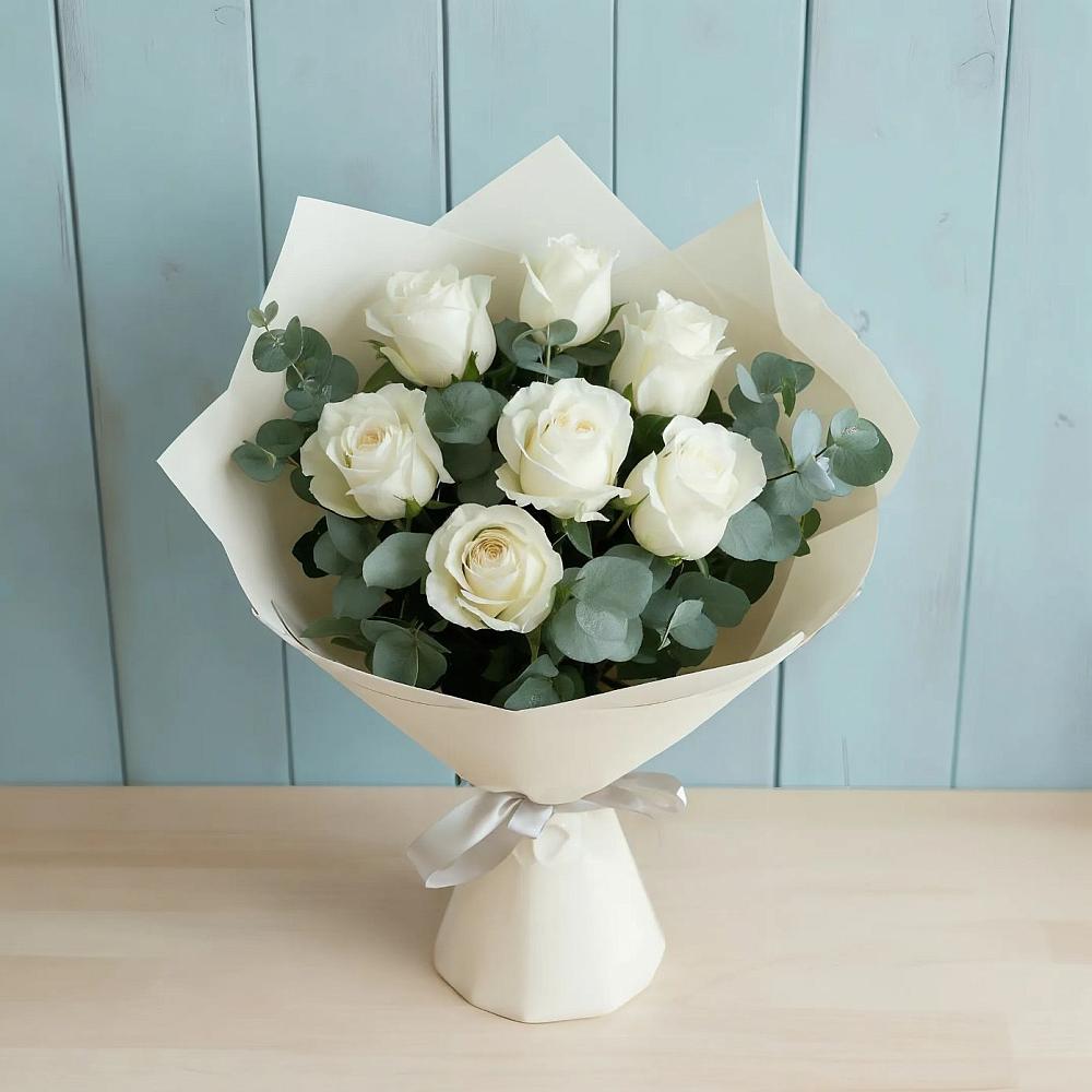 Букет Белые розы в Эвкалипте в Ахтубинске