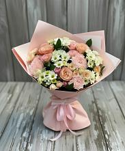 Букет цветов из:  Гвоздики, Розы и Хризантемы в Ахтубинске