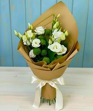 Букет цветов из:  Хризантемы и Лизиантусы в Ахтубинске