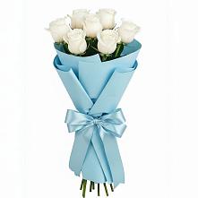 Букет 7 белых роз Проуд в Ахтубинске