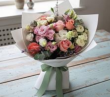 Букет цветов из:  Розы, Лизиантусы и Гвоздики в Ахтубинске