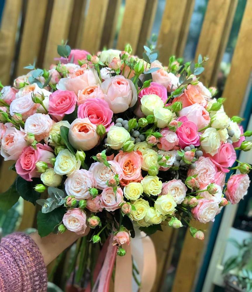 Букет цветов из: Розы в Ахтубинске