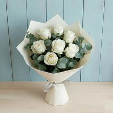 Букет Белые розы в Эвкалипте в Ахтубинске