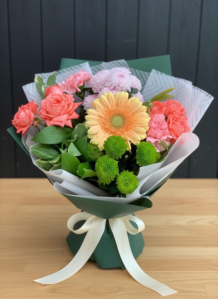 Букет цветов из: Гвоздики, Розы, Герберы и Хризантемы в Ахтубинске