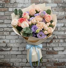 Букет цветов из:  Розы, Лизиантусы и Гвоздики #REPLACE_PRED# Ахтубинске
