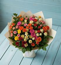 Букет Микс из разноцветных кустовых роз в Ахтубинске