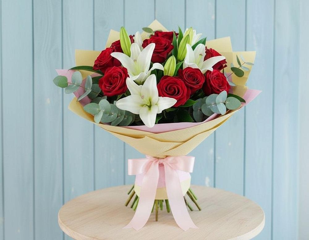 Букет цветов из: Лилии и Розы в Ахтубинске